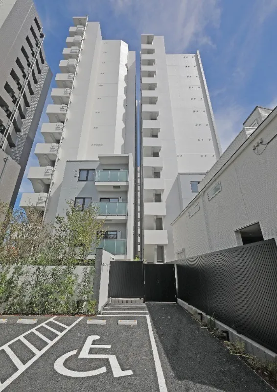 Season Flats Oimachi - Exterior - ["High-rise building", "Apartment", "Metropolitan area"]