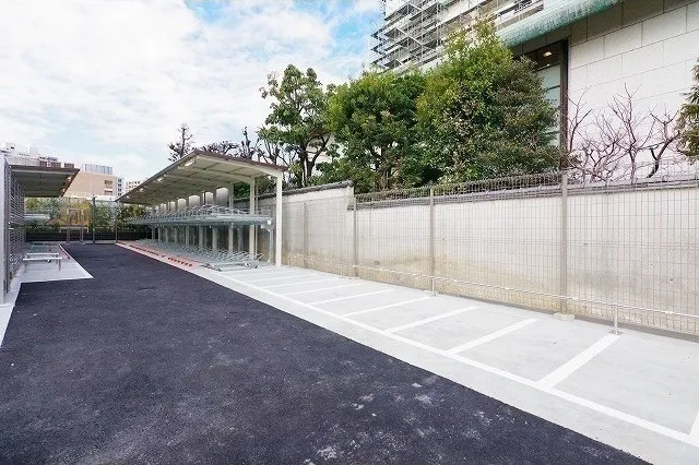 Comforia Morishita Riverside - Other - ["Metal", "Sidewalk", "Concrete"]