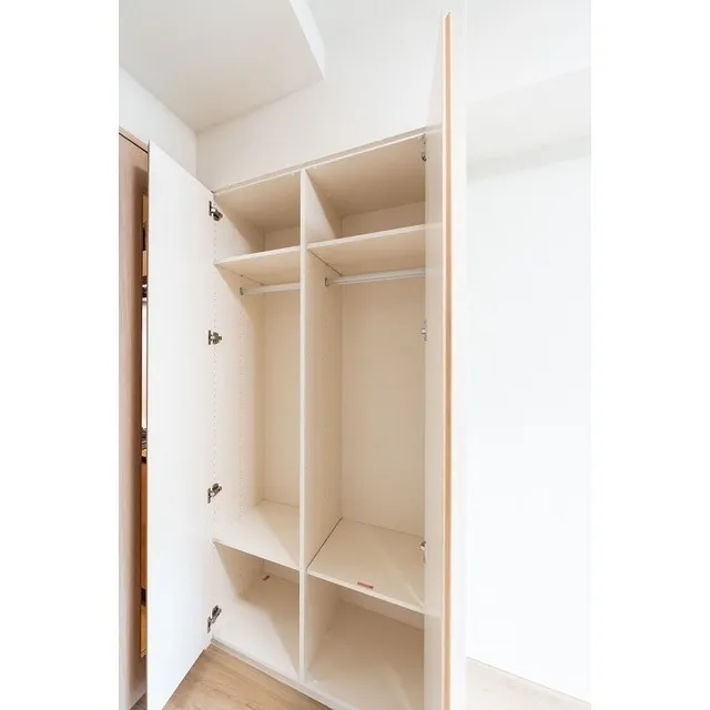 Ichigayadaimachizaka Front - Interior - ["Fixture", "Wood", "Shelf"]