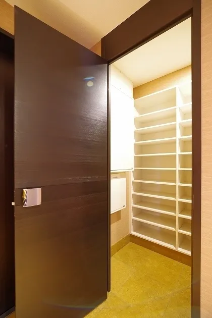 La Tour Shiodome - Interior - ["Wall", "Flooring", "Wood"]