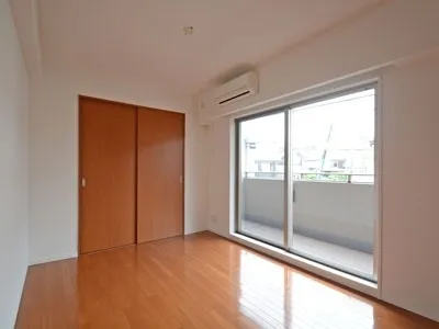 Premier Knotty Yutenji - Interior - ["Property", "Room", "Wood flooring"]