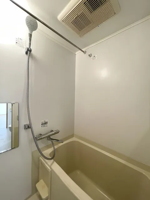 Comforia Atago - Interior - ["Plumbing fixture", "Bathroom", "Flooring"]