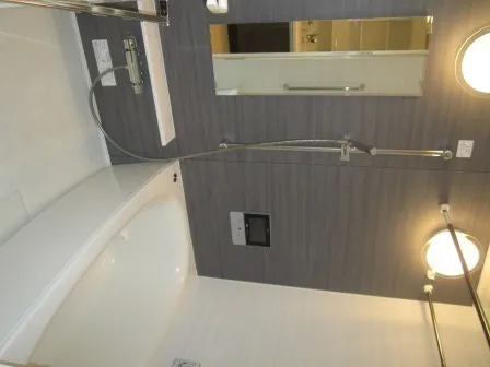Due Namba South - Interior - ["Plumbing fixture", "Bathroom", "Flooring"]