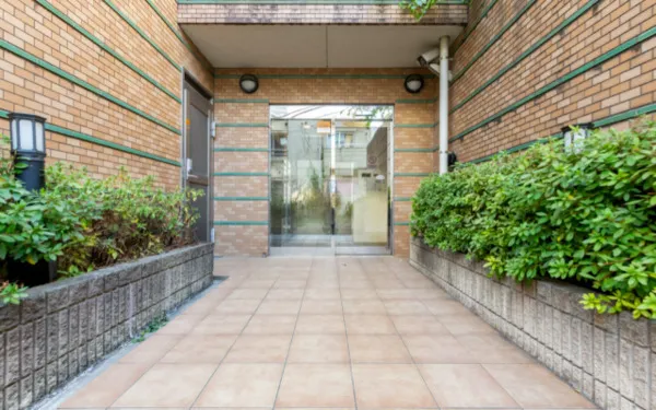 Prele Duc Yoga - Exterior - ["Tile Flooring", "Brick", "Houseplant"]