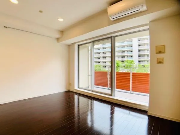 Brillia Ist Sangenjaya Blossom Terrace - Interior - ["Property", "Fixture", "Wood"]