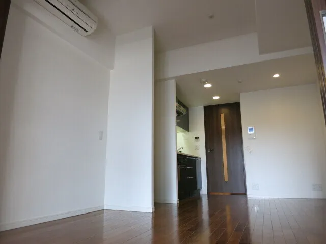 Esty Maison Toyosu Residence - Interior - ["Flooring", "Floor", "Ceiling"]
