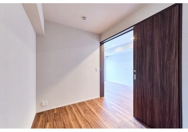 Comforia Liv Monzen-Nakacho East - Interior - ["Wood flooring", "Flooring", "Floor"]