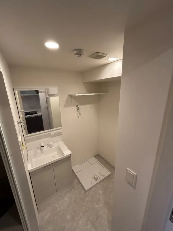 WORVE Suita Esaka - Interior - ["Floor", "Flooring", "Interior design"]