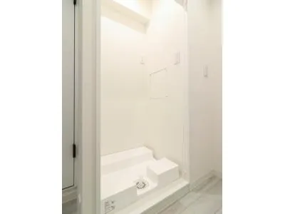 Roppongi View Tower - Interior - ["Building", "Product", "House"]