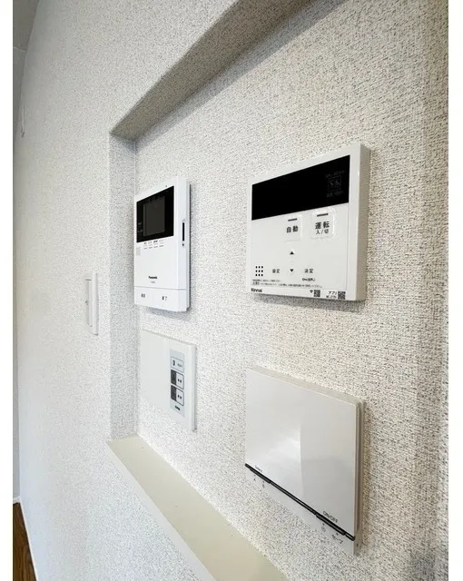 Claire Seta - Interior - ["Electronic device", "Technology", "Electronics"]