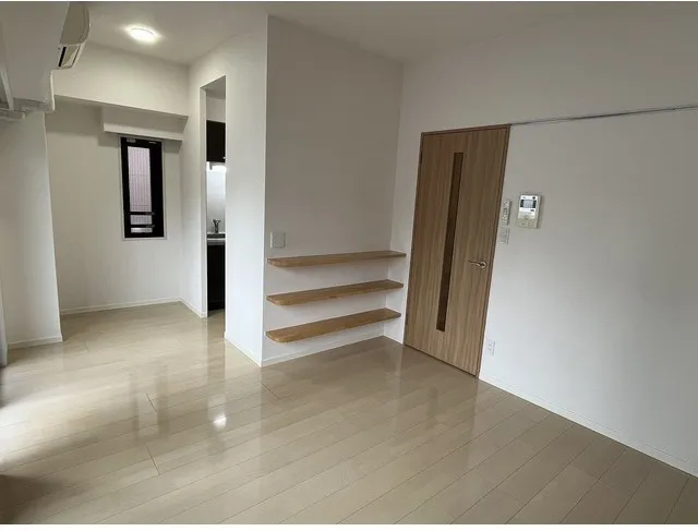 KANZE SHIBAURA RESIDENCE - Interior - ["Wood", "Flooring", "Floor"]