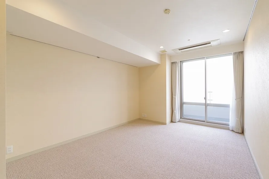 La Tour Shiodome - Interior - ["Property", "Building", "Fixture"]