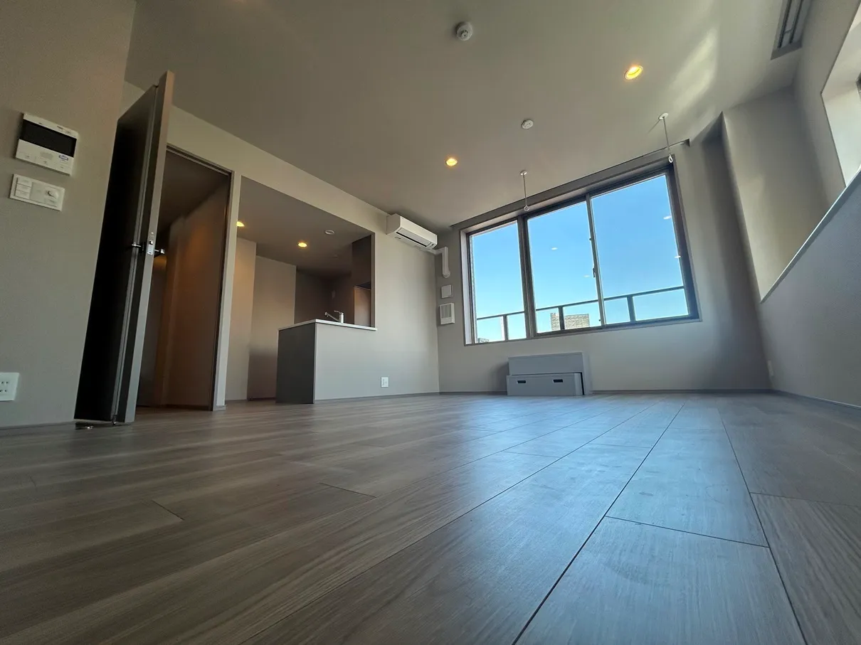 Branchiesta Ekoda - Interior - ["Floor", "Flooring", "Ceiling"]