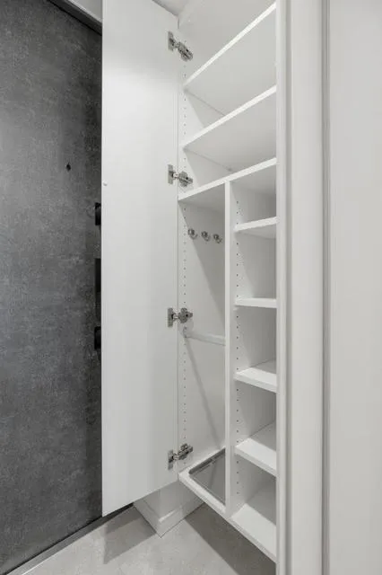 AIFLAT Magome - Interior - ["Flooring", "Grey", "Household hardware"]