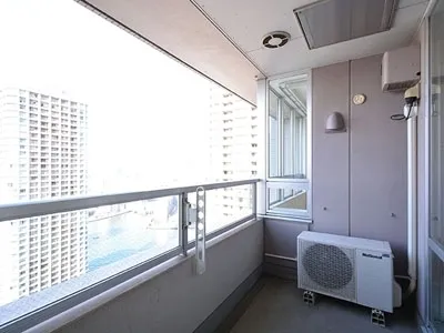 River City 21 East Towers II - Interior - ["Building", "Window", "Interior design"]