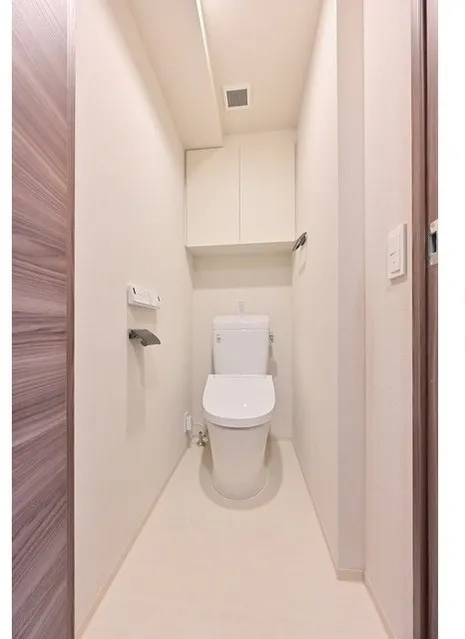 Comfortia Liv Komagome Nishigahara - Interior - ["Flooring", "Toilet seat", "Floor"]
