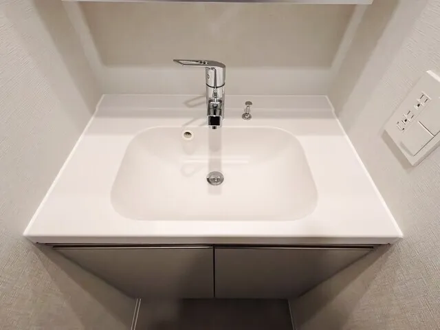 Brookside Residence Kiba - Interior - ["Flooring", "Floor", "Plumbing fixture"]