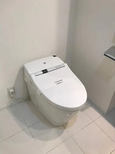 BPR Residence Ebisu - Interior - ["Toilet", "Toilet seat", "Plumbing fixture"]