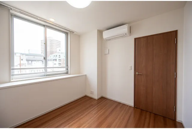 Comforia Ikebukuro DEUX - Interior - ["Window", "Fixture", "Wood"]