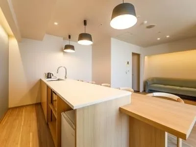 River City 21 East Towers II - Interior - ["Cabinetry", "Countertop", "Table"]