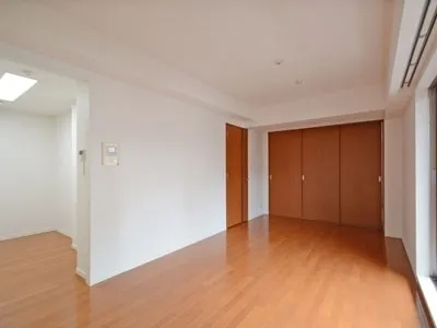 Premier Knotty Yutenji - Interior - ["Property", "Room", "Wood flooring"]