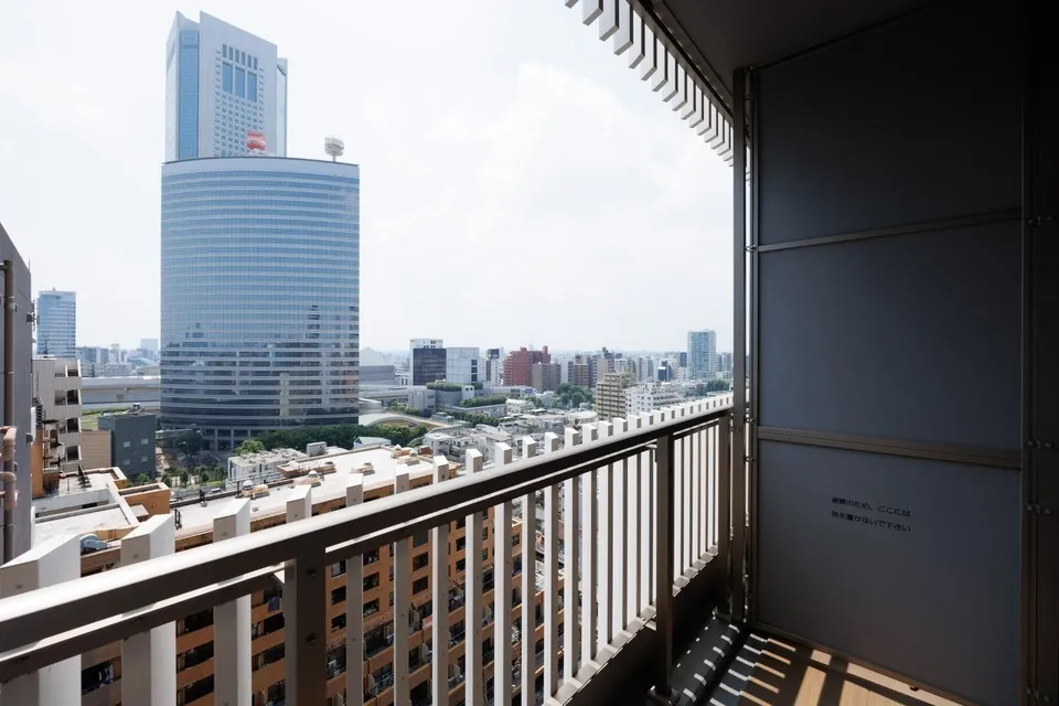 Hmlet Shinjuku Tower - Interior - ["Daytime", "Urban area", "Metropolitan area"]