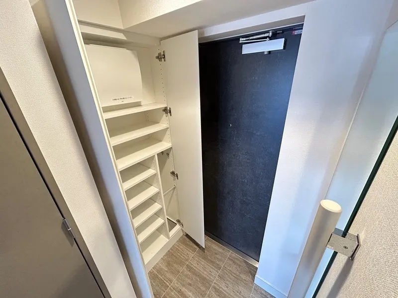 Lefon Livent Ikebukuro - Interior - ["Flooring", "Floor", "Wood stain"]