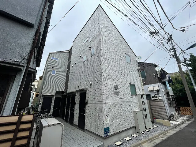 Barmy Place Oji II - Exterior - ["Composite material", "Apartment", "Daylighting"]