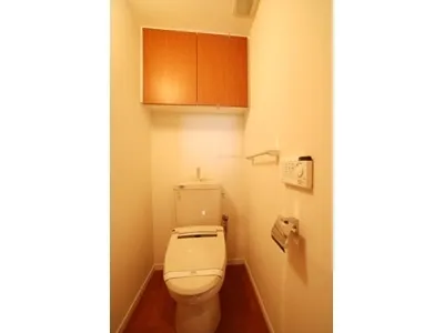 Premier Knotty Yutenji - Interior - ["Property", "Room", "Toilet"]