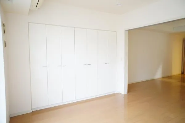 Brillia Ist Sangenjaya Ivy Terrace - Interior - ["Building", "Fixture", "Wood"]