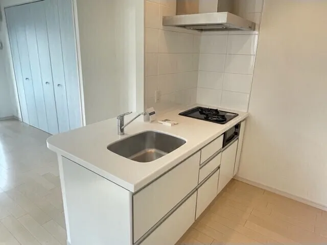 Comforia Kanda Jimbocho - Interior - ["Kitchen", "Countertop", "Flooring"]
