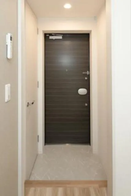 Comodo Ebisu - Interior - ["Property", "Room", "Door"]