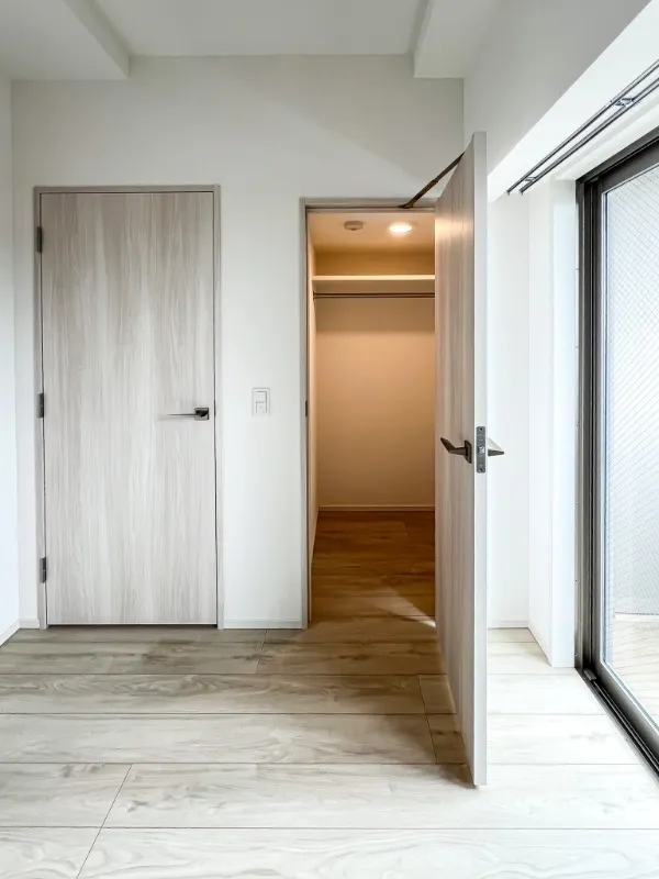 Prince Due Kamiya - Interior - ["Wood flooring", "Flooring", "Wood"]