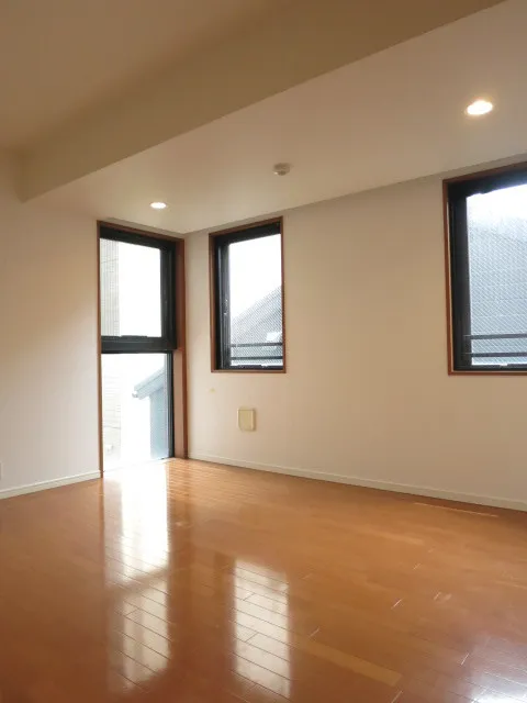 CITY SPIRE Hanzomon - Interior - ["Window", "Fixture", "Hall"]