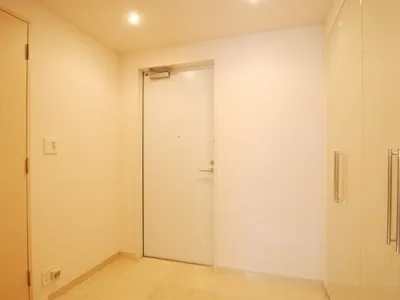 KDX Daikanyama Residence - Interior - ["Fixture", "Door", "Wood"]