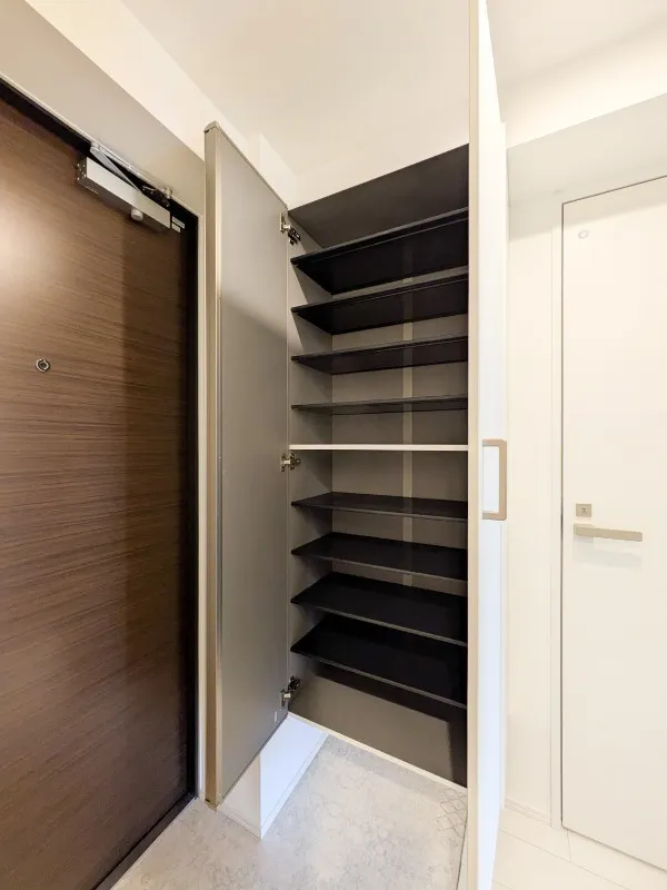 El Faro Sangenjaya VI - Interior - ["Flooring", "Wood", "Interior design"]