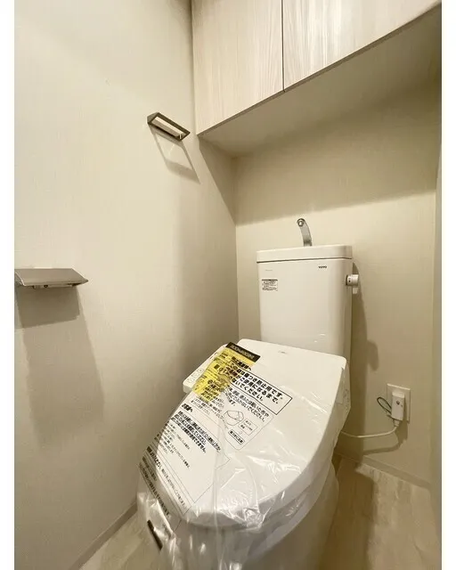 Comforia Liv Minamisunamachi East - Interior - ["Plumbing fixture", "Toilet seat", "Flooring"]