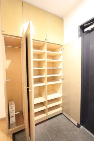 Terrace Nissin - Interior - ["Furniture", "Shelf", "Shelving"]