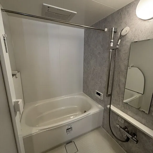 White Tower Hamamatsucho - Interior - ["Plumbing fixture", "Bathtub", "Bathroom"]