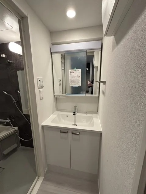 RJR Precia Omorikita - Interior - ["Building", "Cabinetry", "House"]