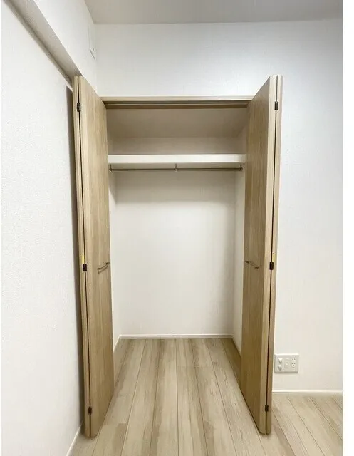 Due Oku - Interior - ["Wood", "Flooring", "Floor"]
