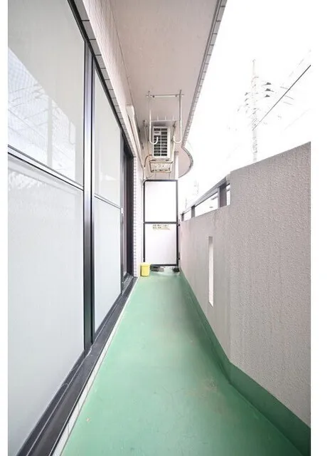 Seeds Residence Eifukucho Palace - Interior - ["Glass", "Shade", "Daylighting"]