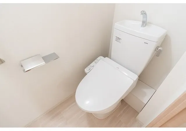 Comforia Liv Itabashi - Interior - ["Toilet seat", "Toilet", "Plumbing fixture"]