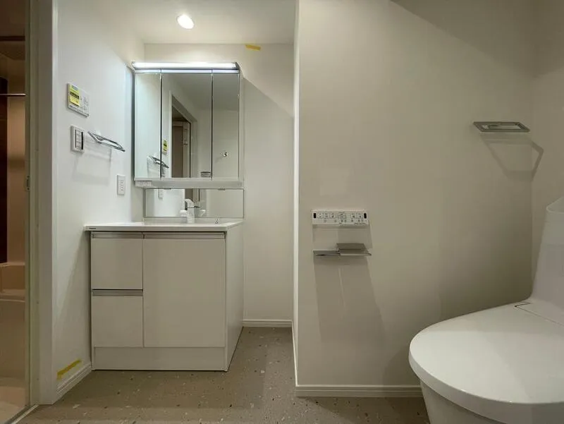 Milia Residence Nihonbashi Ningyocho II - Interior - ["Plumbing fixture", "Bathroom", "Flooring"]
