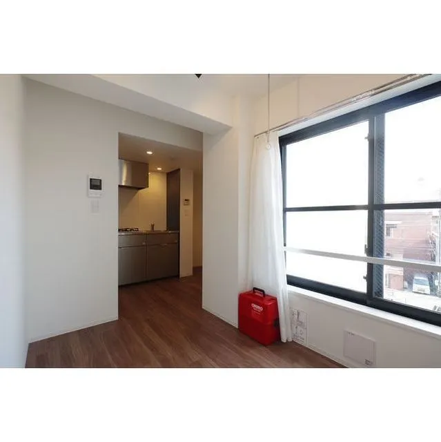 Zinnia Fudomae - Interior - ["Building", "Window", "Hall"]