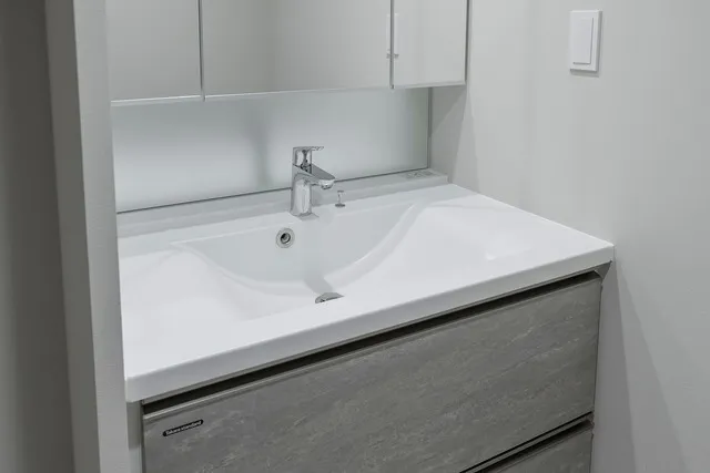 Grand Park Sendagaya Residence - Interior - ["Bathroom Sink", "Flooring", "Plumbing fixture"]