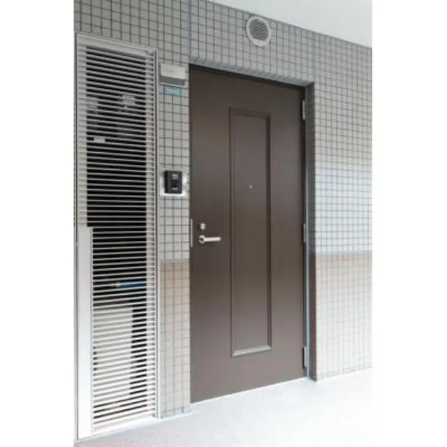 Patio Square Nakano - Interior - ["Door", "Room", "Glass"]
