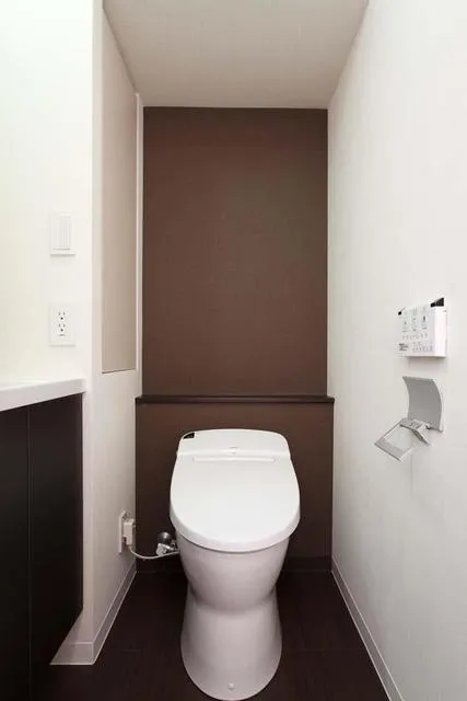 NJK MARQUIS OMOTESANDO - Interior - ["Toilet", "Toilet seat", "Bathroom"]