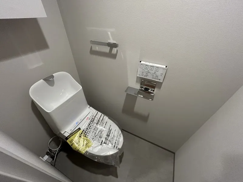 Blanciesta Asakusa Kuramae - Interior - ["Toilet seat", "Toilet", "Plumbing fixture"]