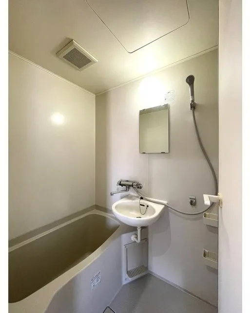 Greenheim Nakano - Interior - ["Plumbing fixture", "Interior design", "Plumbing"]